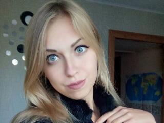 Picture of the sexy profile of GlorySweet, for a very hot webcam live show !