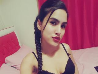 Foto de perfil sexy de la modelo JessieDebra, ¡disfruta de un show webcam muy caliente!