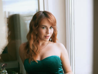 매우 야한 라이브 웹캠 쇼를 하는 LizaFancy의 섹시한 프로파일 포토!