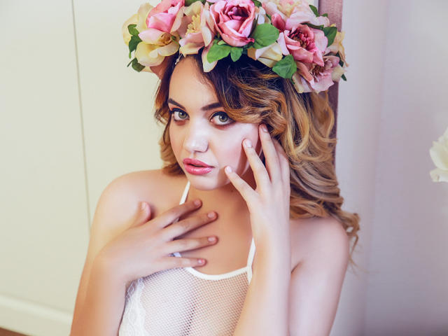 HypnoticLuciaX szexi modell képe, a nagyon forró webkamerás élő show-hoz!