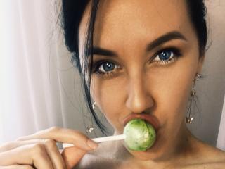 Picture of the sexy profile of MisstyFire, for a very hot webcam live show !